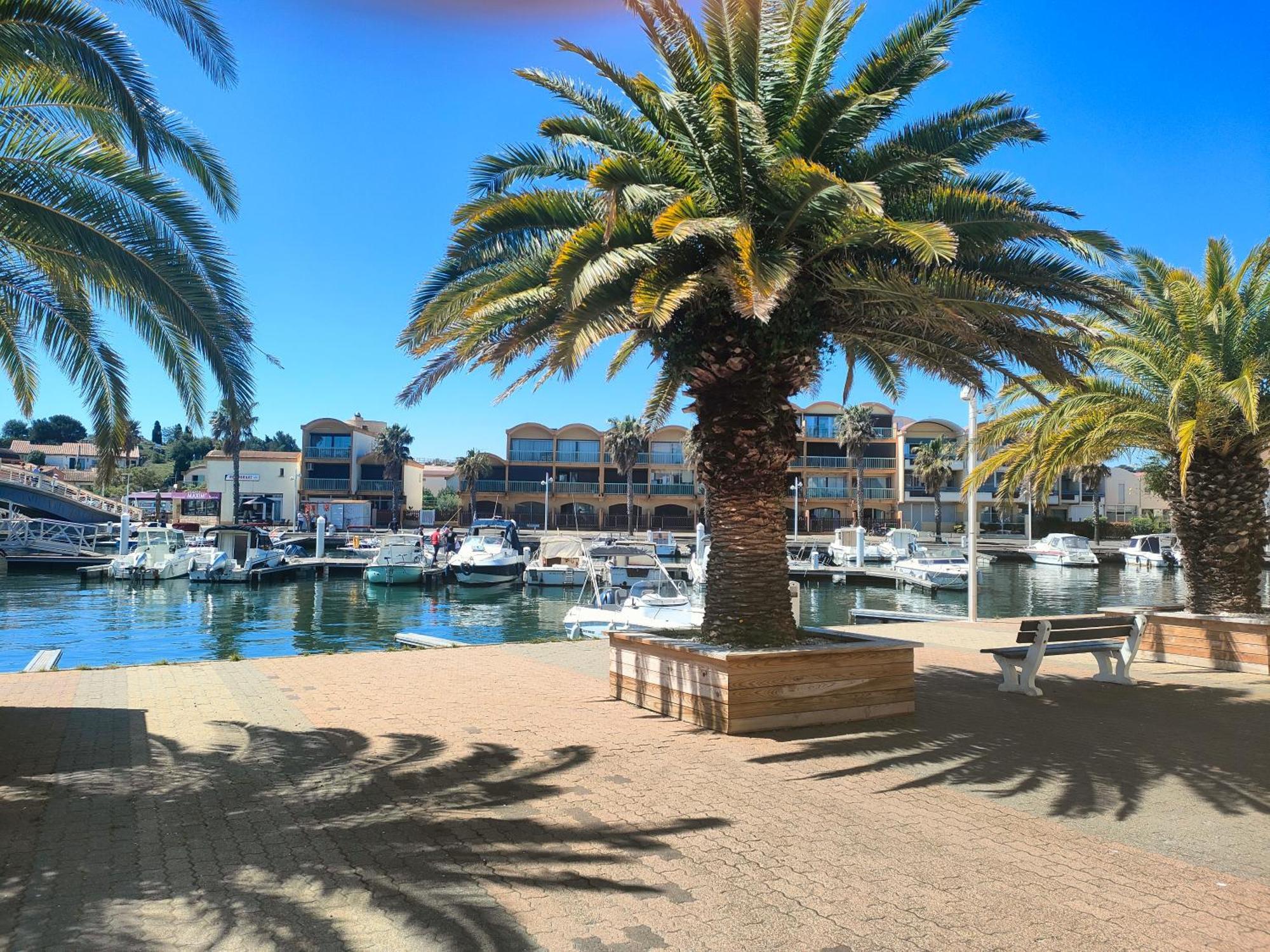 Gruissan, Studio Cabine, Au Calme Vue Degagee Sur Marina Exterior foto